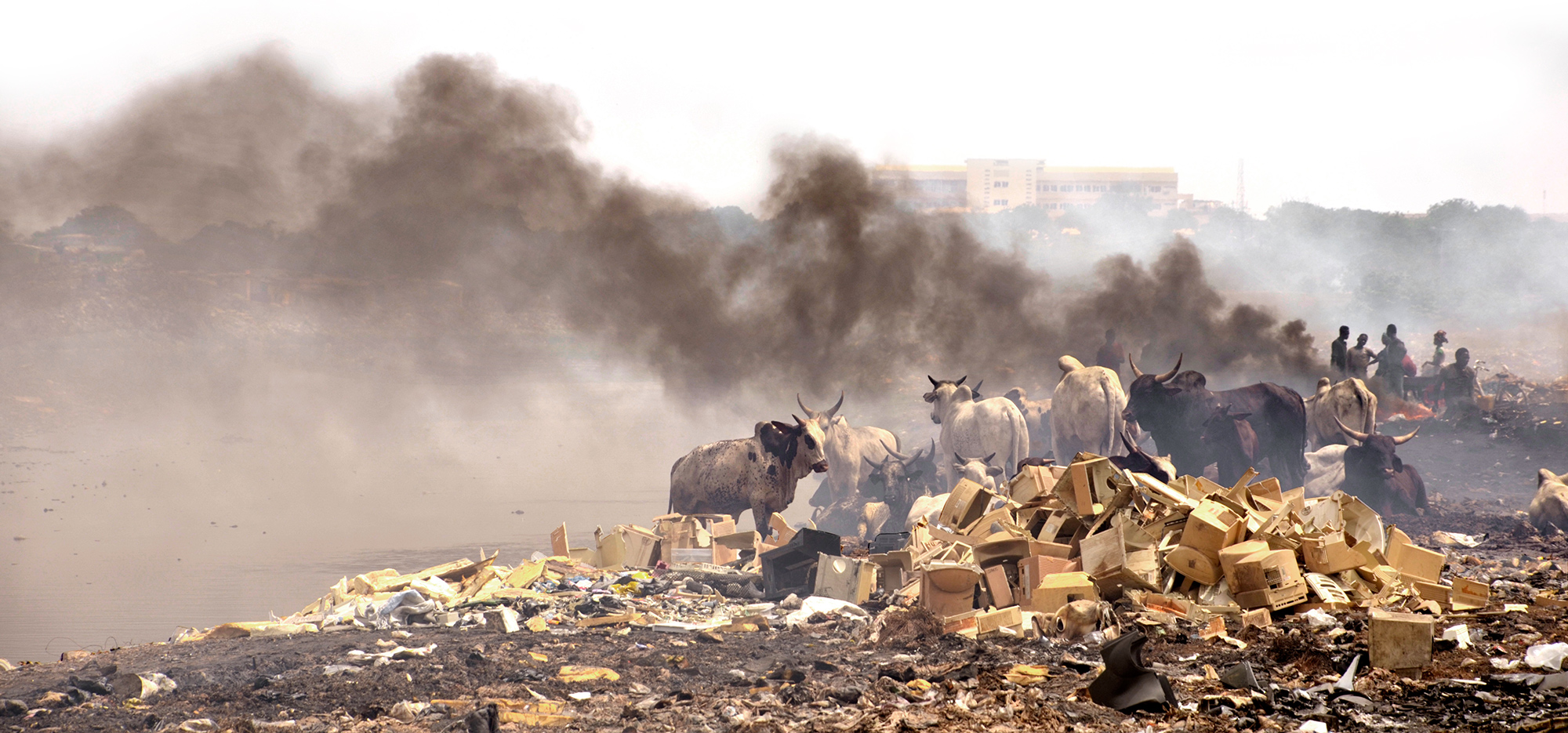 Risultati immagini per inquinamento africa