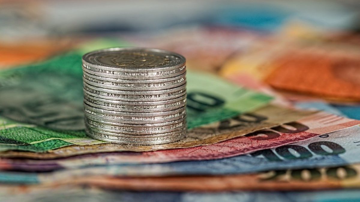Finanza sostenibile: i conflitti d’interesse che legano banche e fonti fossili