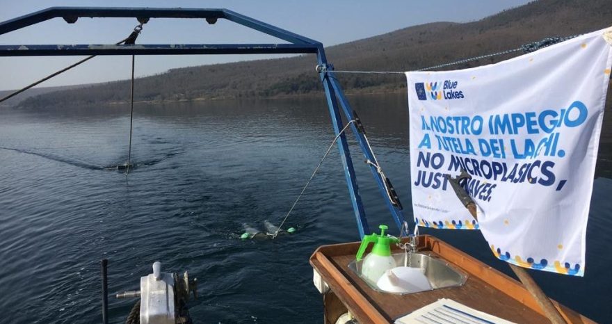 Rinnovabili • Microplastiche nei laghi,