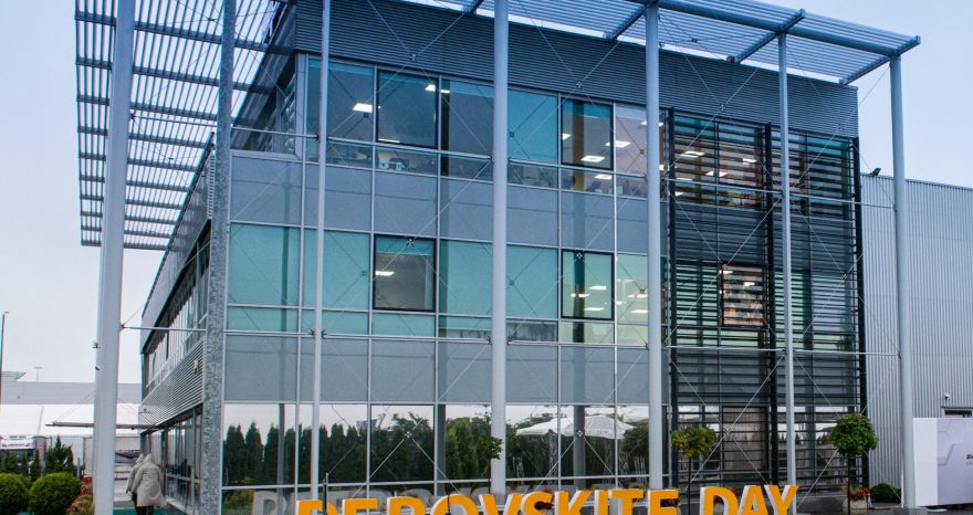 Rinnovabili • Frangisole fotovoltaico in perovskite