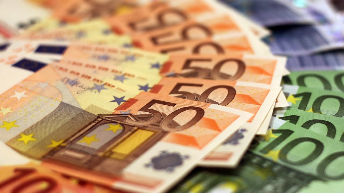 Sustainability-Linked Bond