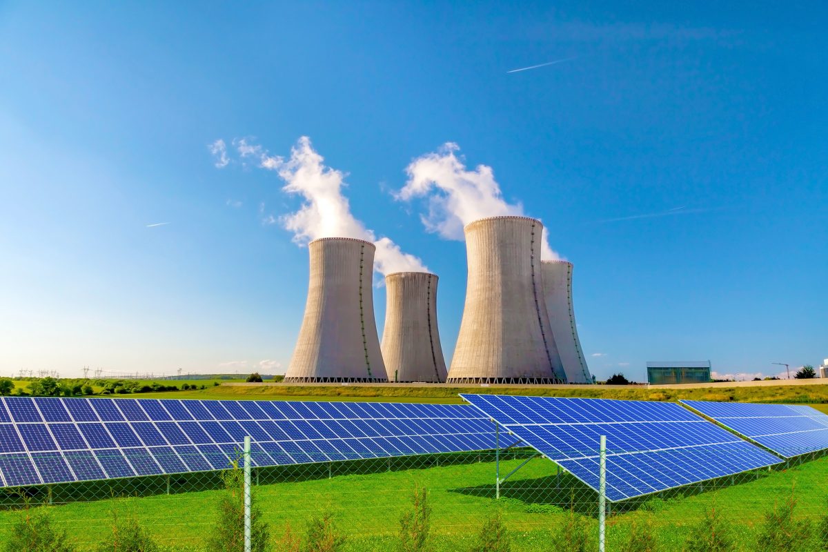 Energie rinnovabili contro nucleare