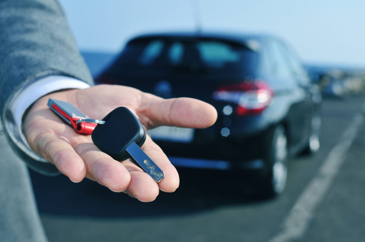 auto aziendale, quasi 9 dipendenti su 10 la vorrebbero ibrida o elettrica
