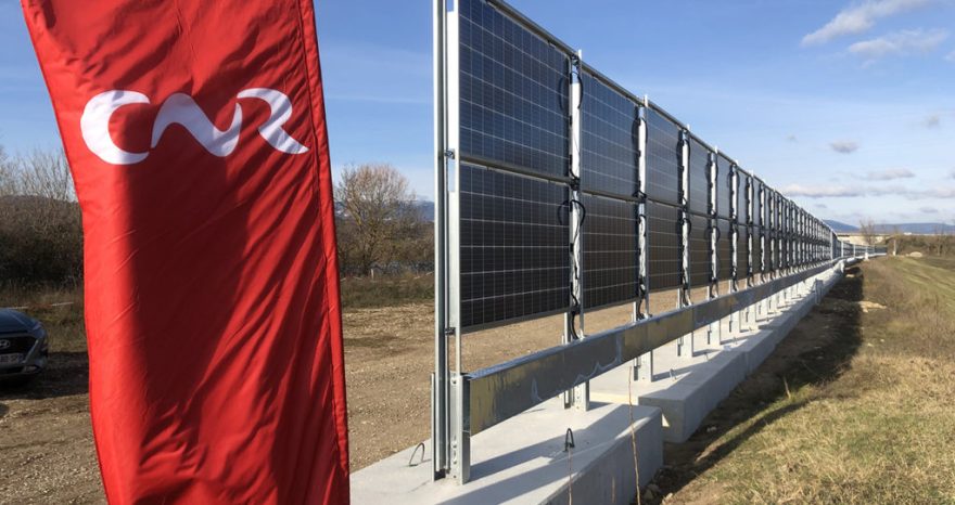 Rinnovabili • fotovoltaico bifacciale verticale
