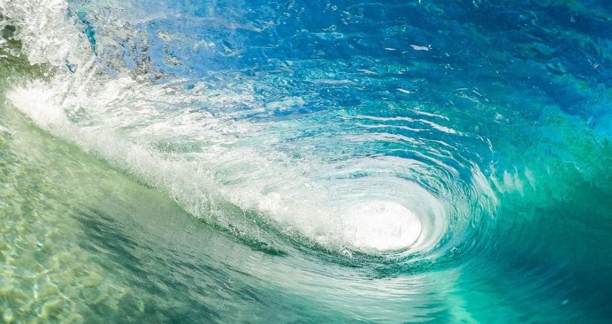 Rinnovabili • Microplastiche: nuovo studio quantifica i frammenti nell’intera colonna d’acqua