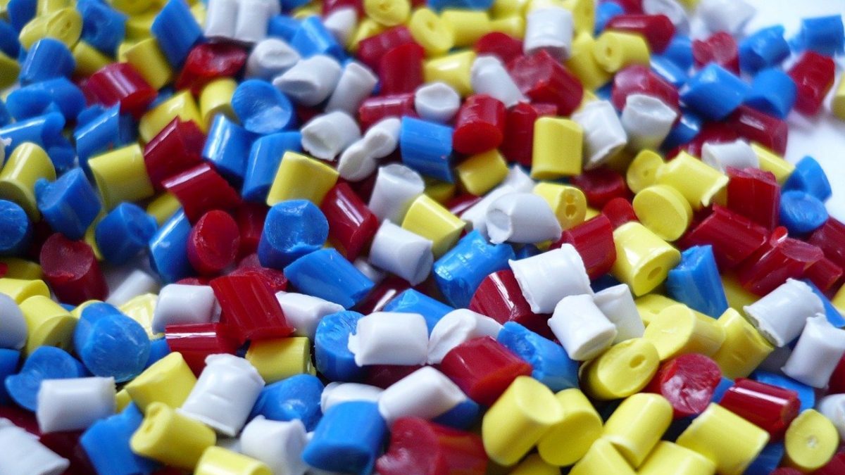 Riciclo della plastica: la lobby dell’industria scrive da sola i nuovi standard europei