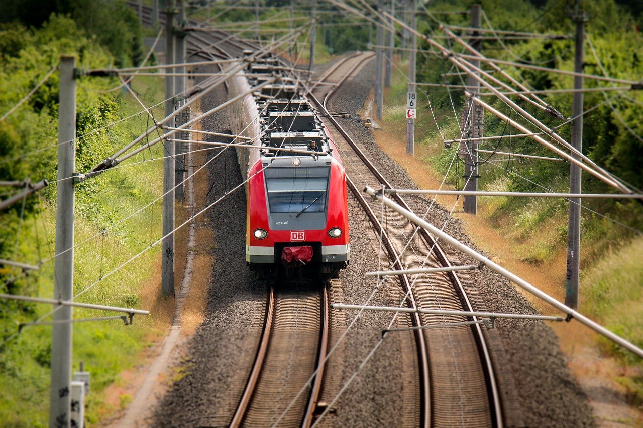 treno ibrido a tripla alimentazione