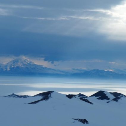 Rinnovabili • Microplastiche: trovati per la 1° volta frammenti nelle nevi dell’Antartide