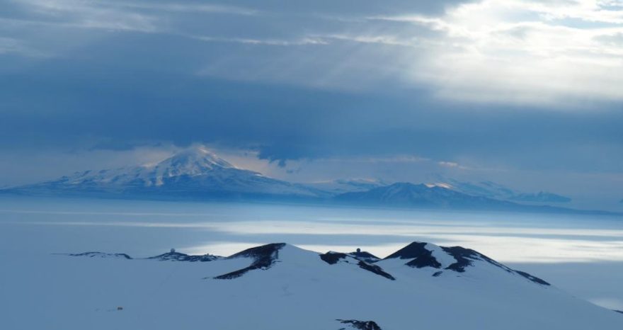 Rinnovabili • Microplastiche: trovati per la 1° volta frammenti nelle nevi dell’Antartide