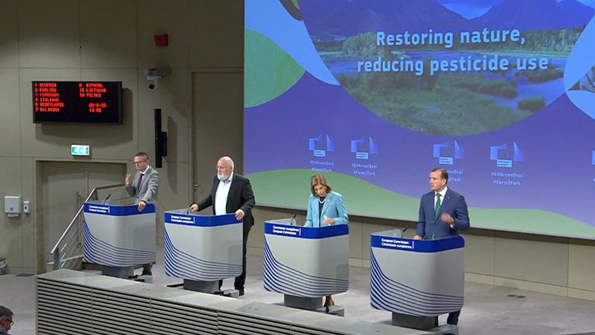 Pacchetto Protezione della Natura: l’UE dimezza i pesticidi chimici
