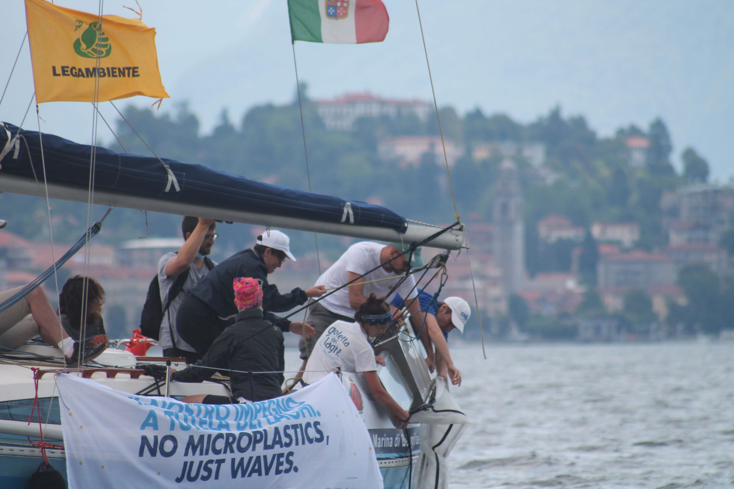 Microplastiche nei laghi