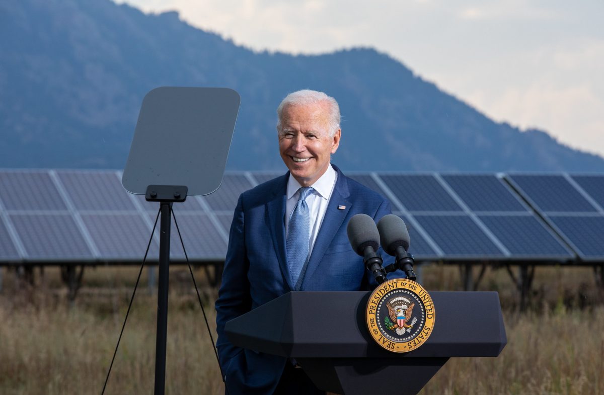 Pacchetto sul clima: Biden strappa l’ok per un piano da 370 mld
