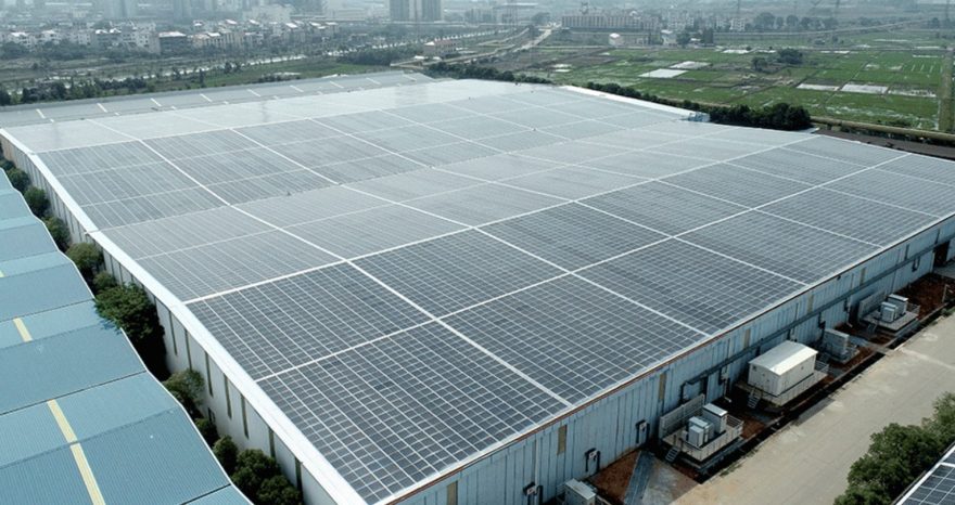 Rinnovabili • Tetto fotovoltaico più grande al mondo