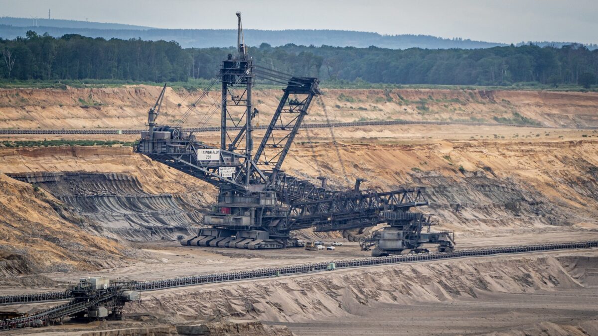 Consumo globale di carbone: 2022 da record assoluto, ma siamo al picco