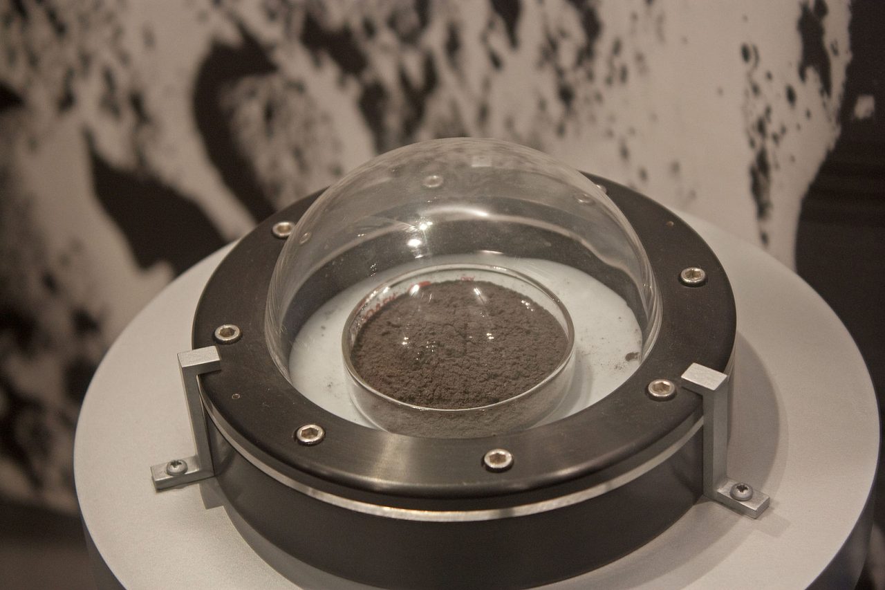 Rinnovabili • Celle solari con polvere lunare