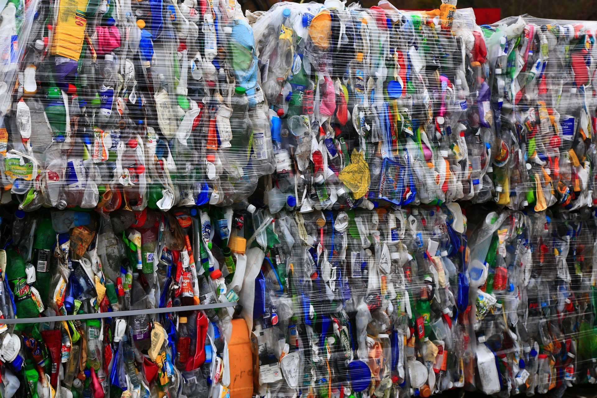 Rifiuti plastici: UE dice stop all’export