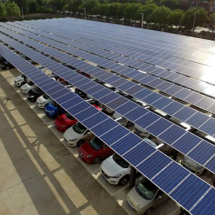 Rinnovabili • Fotovoltaico sui parcheggi, in Francia diventa obbligatorio