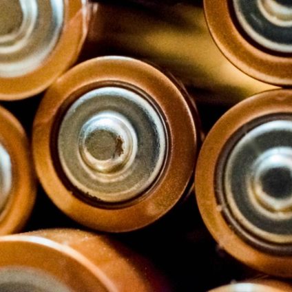 Rinnovabili • Fine vita batterie, studio Ue indica metodo di classificazione per riciclo corretto