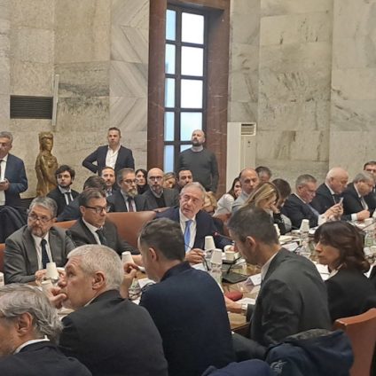 Rinnovabili • Tavolo Stellantis, nel 2025, 2 miliardi di investimenti in Italia: tutti i dettagli sul piano di rinascita