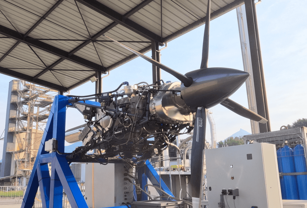 Aviazione, ecco il primo motore a turbina alimentato a idrogeno liquido