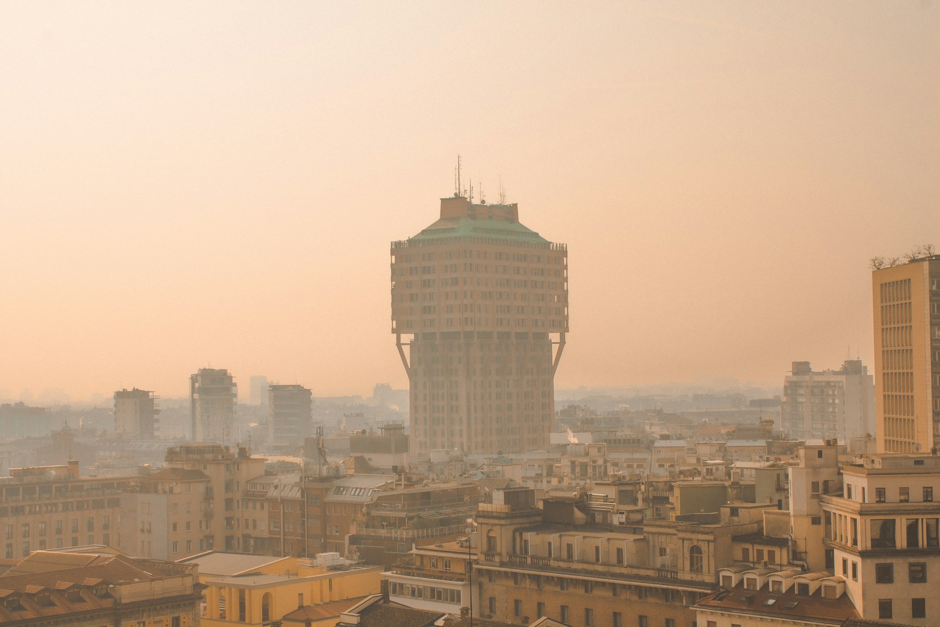 Inquinamento aria in città: 25 capoluoghi fuorilegge nel 2024