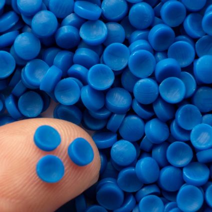 Rinnovabili • Inquinamento da plastica: le banche europee lo ignorano