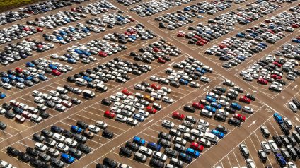Rinnovabili • Mercato auto UE, domanda è debole: boom dell'ibrido e l'elettrico cresce