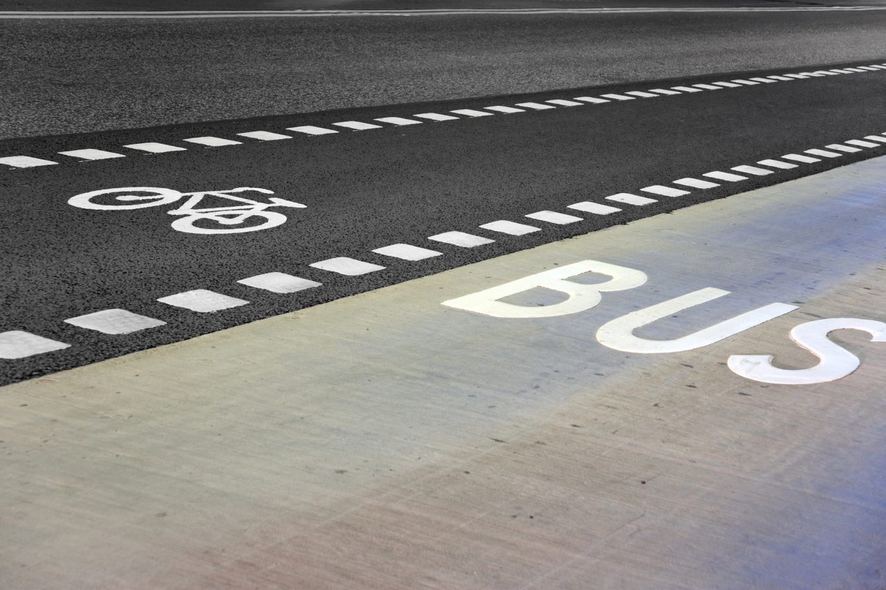 Rinnovabili • Mobilità sostenibile: Italia, tra ritardi e tagli alle politiche