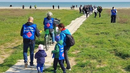 Rinnovabili • EARTH DAY 2025: CON RETAKE IN TUTTA ITALIA “RIGENERARE È RIVOLUZIONARIO”