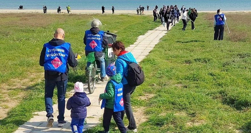 Rinnovabili • EARTH DAY 2025: CON RETAKE IN TUTTA ITALIA “RIGENERARE È RIVOLUZIONARIO”