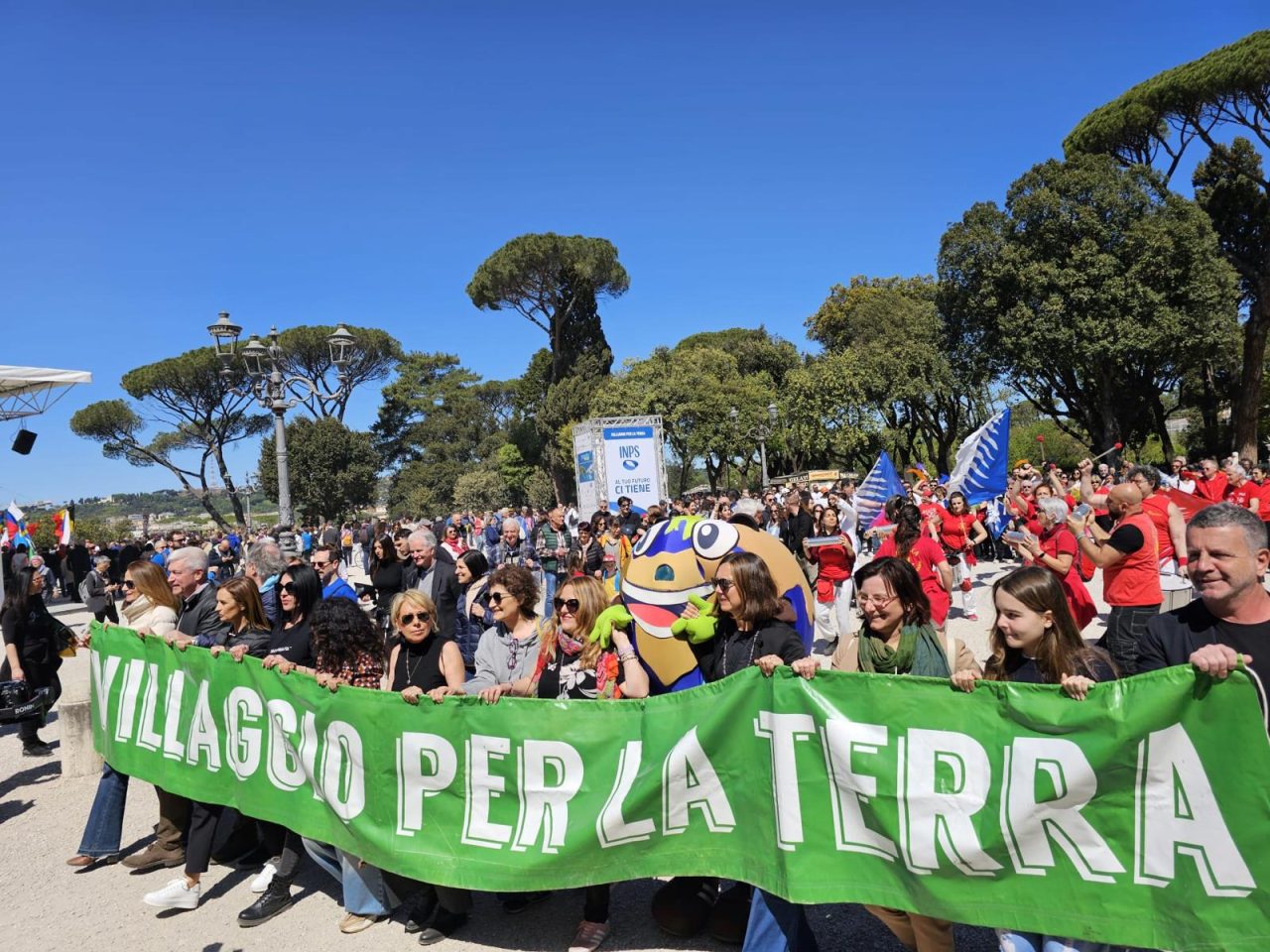 Rinnovabili • Il Villaggio per la Terra compie 10 anni: al via la celebrazione italiana diffusa del 55° Earth Day