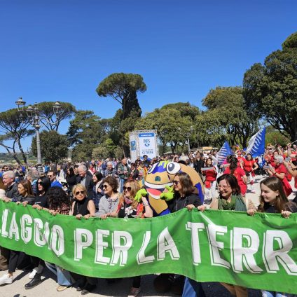 Rinnovabili • Il Villaggio per la Terra compie 10 anni: al via la celebrazione italiana diffusa del 55° Earth Day
