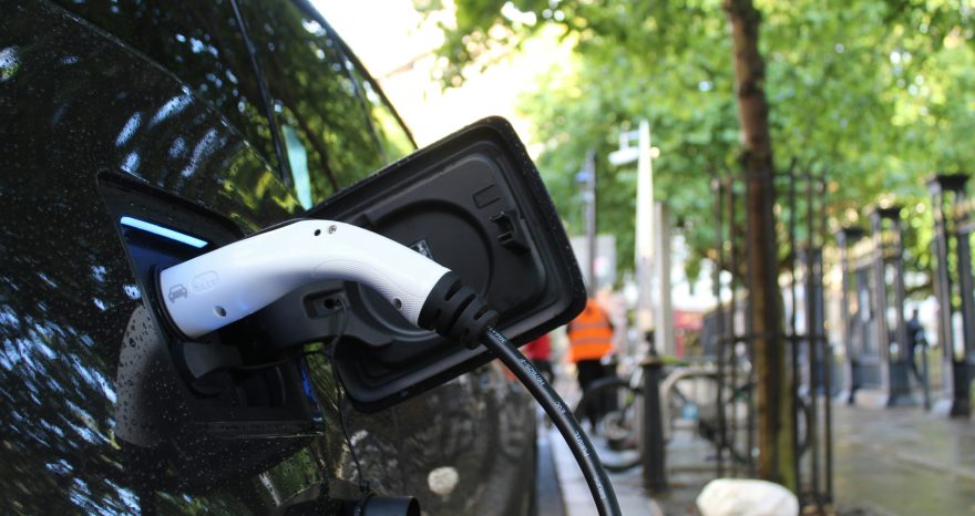 Rinnovabili • La rivincita delle piccole elettriche: da Renault a Leapmotor. E Toyota rilancia le EV