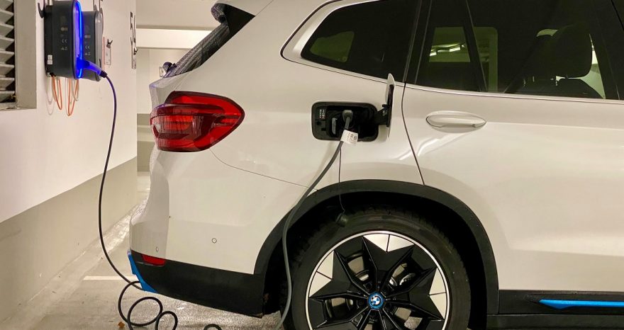 Rinnovabili • Auto elettriche Italia cresce, ma è ultima tra i 5 big dell'UE