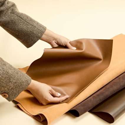 Rinnovabili • Biotessile su scala industriale: Modern Meadow sta reinventando i materiali sostenibil
