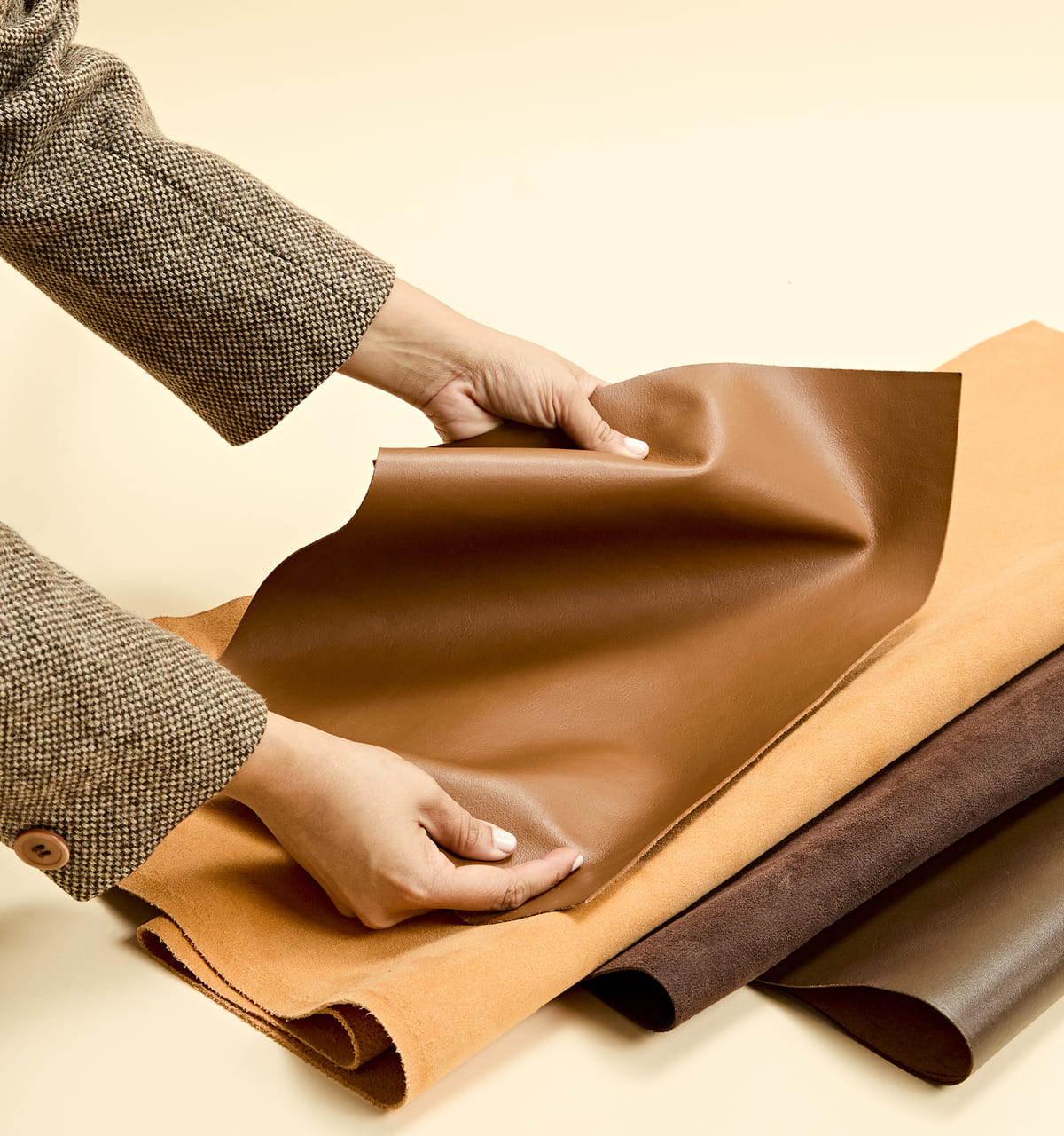 Rinnovabili • Biotessile su scala industriale: Modern Meadow sta reinventando i materiali sostenibil