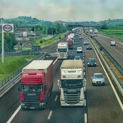 Rinnovabili • Bonus autotrasporto per camion elettrici, ibridi e GNL: ecco come richiederlo