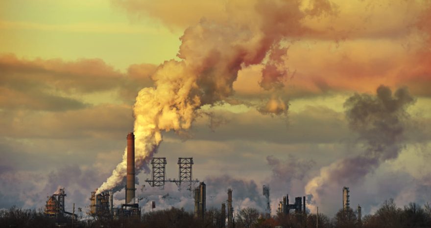 Rinnovabili • Emissioni gas serra: 111 aziende causano 28mila mld $ di danni