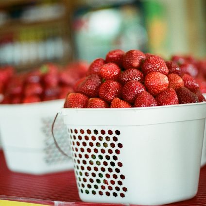 Rinnovabili • Le fragole durano più a lungo con il biofilm commestibile