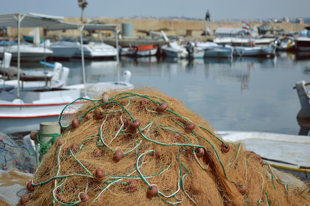 Rinnovabili • Attrezzi da pesca, rifiuti plastici che inquinano il mare