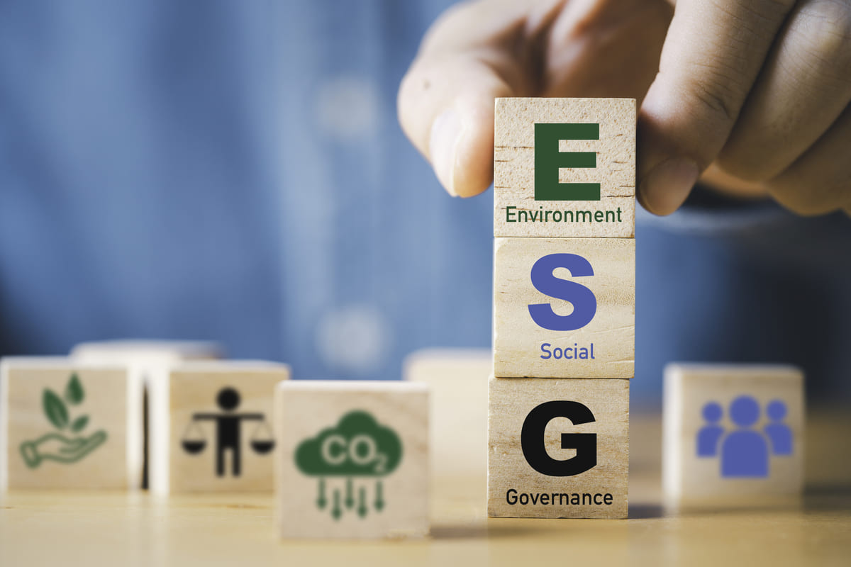 Rinnovabili • Fondi ESG Articolo 9: fuga di capitali record nel 2025