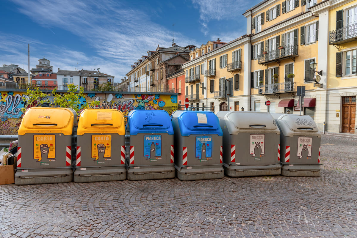 Rinnovabili • Rifiuti domestici in Italia: riciclo ok ma produzione in aumento