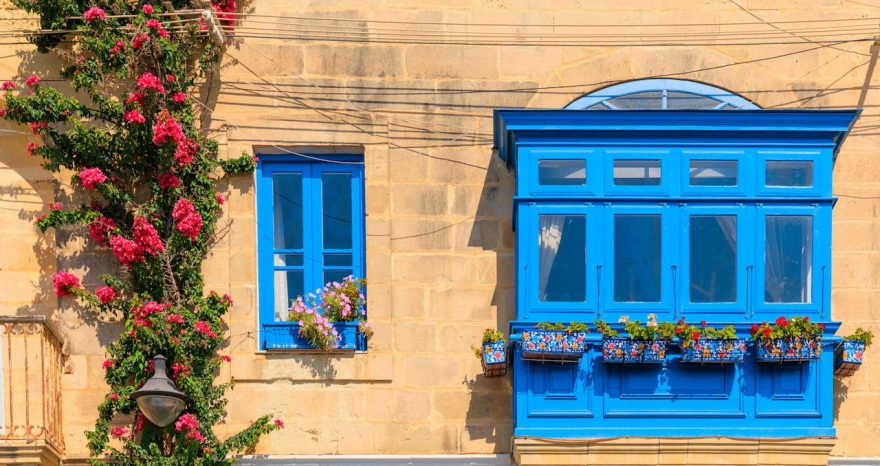 Rinnovabili • Cos'è una veranda sul balcone e quando diventa una veranda abusiva?