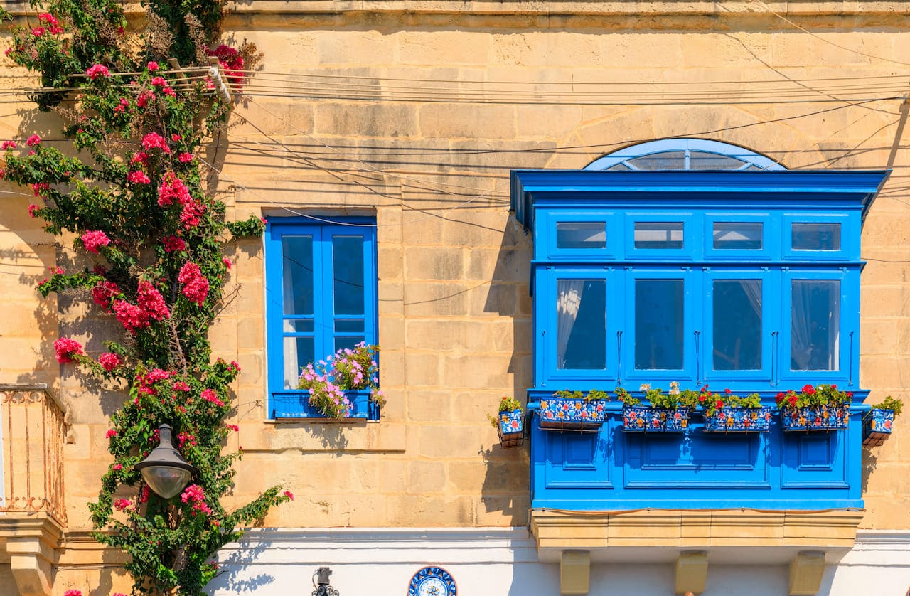 Rinnovabili • Cos'è una veranda sul balcone e quando diventa una veranda abusiva?