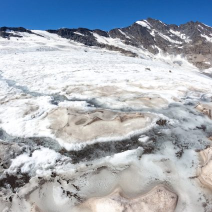 Rinnovabili • Crollo del ghiacciaio in Svizzera, Alpi e Pirenei si riscaldano più del doppio rispetto al resto del mondo