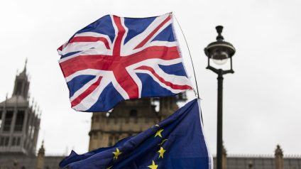 Rinnovabili • Raggiunta l'intesa tra Regno Unito ed Europa sul collegamento dei mercati di carbonio