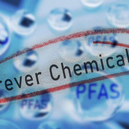 Rinnovabili • Tribunale di Vicenza riconosce i Pfas causa della morte di un operaio