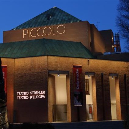 Rinnovabili • Un partenariato pubblico-privato (PPP) per migliorare l’efficienza energetica di cinque edifici della Fondazione Piccolo Teatro di Milano – Teatro d’Europa: Teatro Strehler, Teatro Studio Melato, Teatro Grassi, Laboratorio di Settimo Milanese e Deposito di via Bernina; Saranno evitate oltre 300 tonnellate l’anno di emissioni CO2 in atmosfera, pari al beneficio ambientale di 4.000 nuovi alberi piantumati.