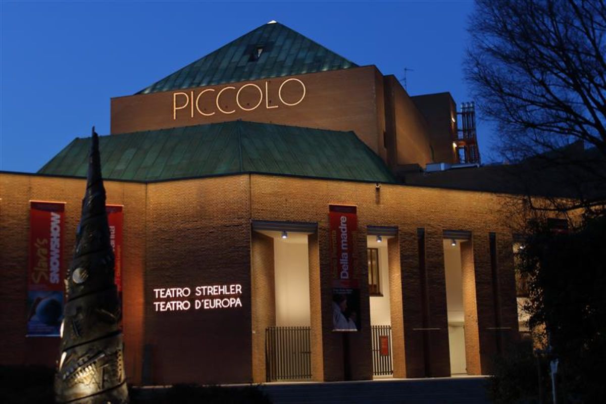 Rinnovabili • Un partenariato pubblico-privato (PPP) per migliorare l’efficienza energetica di cinque edifici della Fondazione Piccolo Teatro di Milano – Teatro d’Europa: Teatro Strehler, Teatro Studio Melato, Teatro Grassi, Laboratorio di Settimo Milanese e Deposito di via Bernina; Saranno evitate oltre 300 tonnellate l’anno di emissioni CO2 in atmosfera, pari al beneficio ambientale di 4.000 nuovi alberi piantumati.