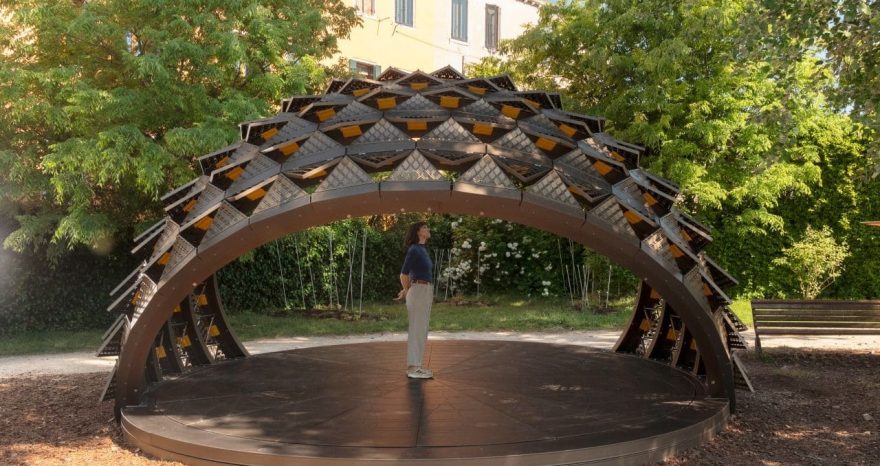 Rinnovabili • Casa Passiva: SOMBRA, il padiglione cinetico che